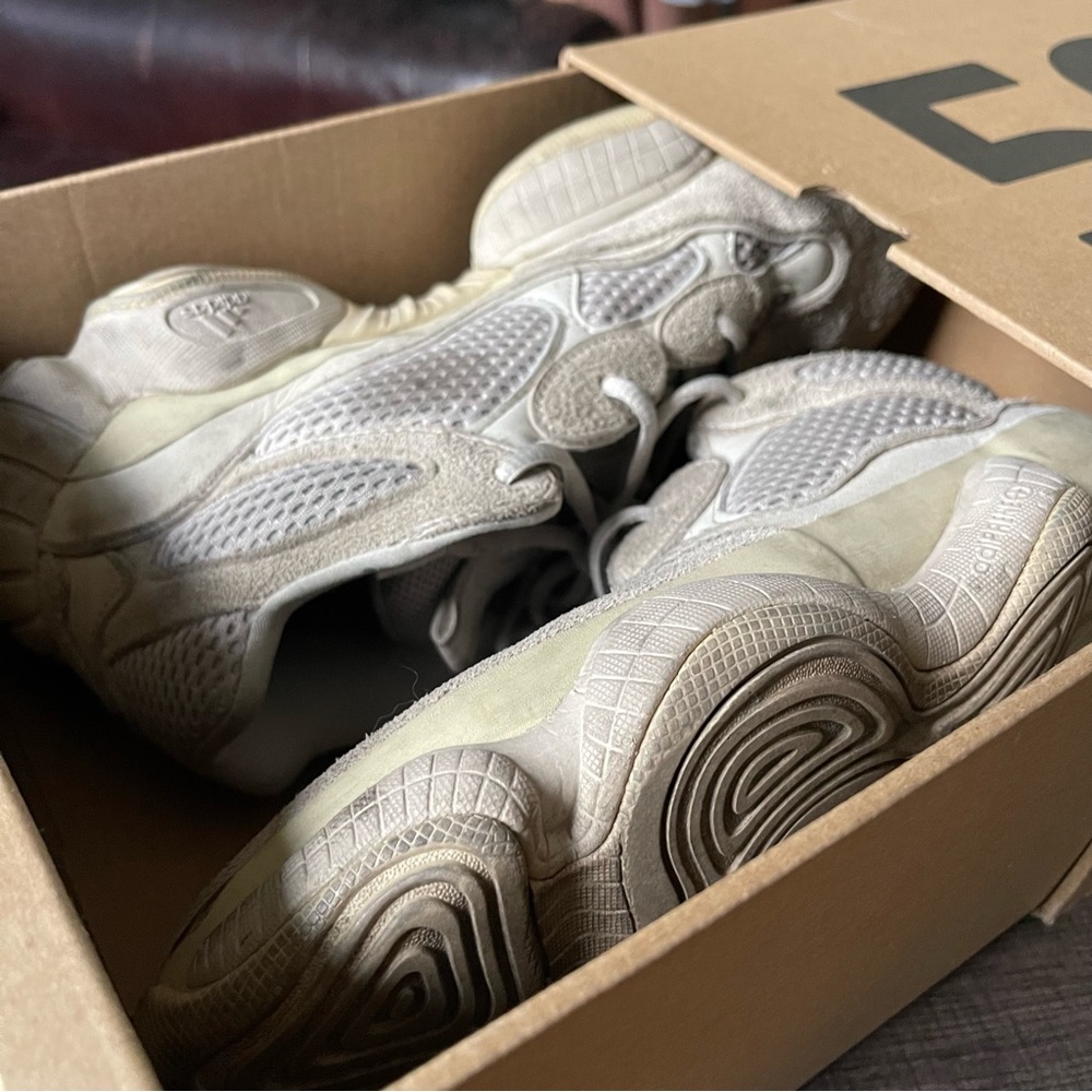 Yeezy 500 in blush